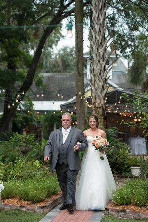 Real Wedding - Stimmungsvolle Gartenhochzeit in Familientradition - Corner House Photography 18