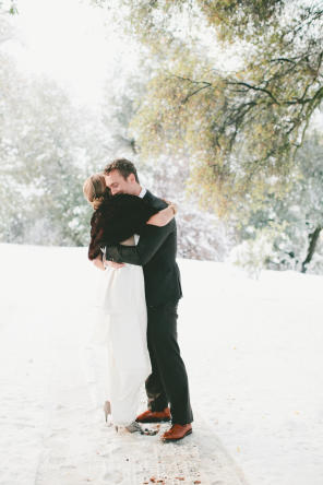 Real Weddings - Goldfarbene Hochzeit im Winter - Onelove Photography (11)