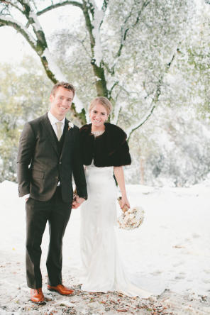 Real Weddings - Goldfarbene Hochzeit im Winter - Onelove Photography (14)