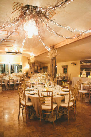 Real Weddings - Goldfarbene Hochzeit im Winter - Onelove Photography (29)