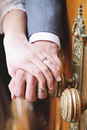 Real Wedding - Rustikale Hochzeit im Schnee - Hawkeye Photography (3)