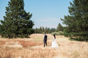 Real Weddings - Natürliche Waldhochzeit - Derek Chad Photography (10)