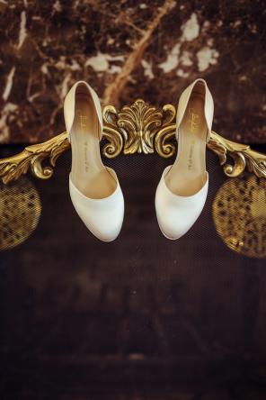 Real Weddings - Ländliche Hochzeit auf dem Familienanwesen - Foto von KetaNuva Studios01