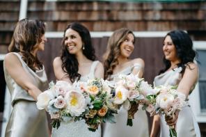 Real Weddings - Ländliche Hochzeit auf dem Familienanwesen - Foto von KetaNuva Studios32