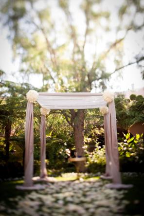 Dekoration der Location - Hochzeitsbogen für einen spektakulären Hintergrund bei Eurer Trauung - 21 Michael Segal Photography