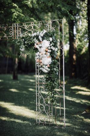 Dekoration der Location - Hochzeitsbogen für einen spektakulären Hintergrund bei Eurer Trauung - 31 Serena Genovese Photography
