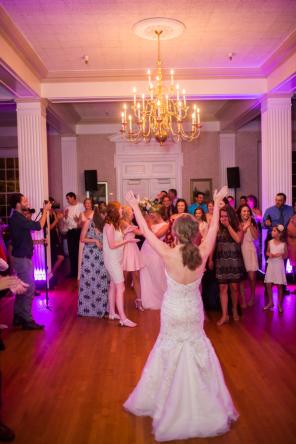 Real Wedding - Gefühlvolle Sommerhochzeit mit Brautjungfern in Rosa - 32