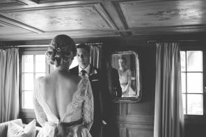 Real Wedding - Nina und Martins glamouröse & traditionelle Hochzeit im Bregenzerwald - 46