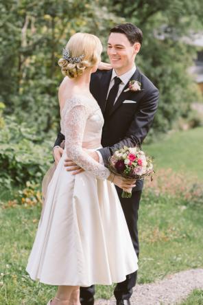 Real Wedding - Nina und Martins glamouröse & traditionelle Hochzeit im Bregenzerwald - 53