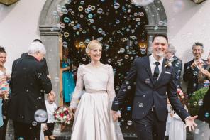 Real Wedding - Nina und Martins glamouröse & traditionelle Hochzeit im Bregenzerwald - 71