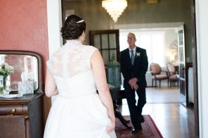 Real Wedding - Glamouröse Frühlingshochzeit in einer historischen Scheune - RiemenschnitterRosser Heather Marie Photography