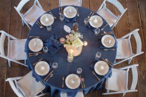 Real Wedding - Glamouröse Frühlingshochzeit in einer historischen Scheune - RiemenschnitterRosser Heather Marie Photography