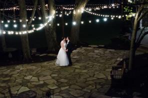 Real Wedding - Glamouröse Frühlingshochzeit in einer historischen Scheune - RiemenschnitterRosser Heather Marie Photography