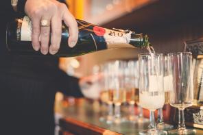 Real Wedding - Stilvolle Herbsthochzeit im Bootshaus - 34