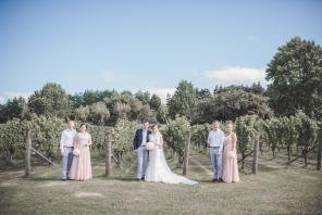 Real Wedding - Romantische Hochzeit auf einem Weingut in Neuseeland - LEVIEN & LENS PHOTOGRAPHY40
