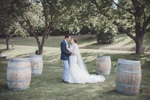 Real Wedding - Romantische Hochzeit auf einem Weingut in Neuseeland - LEVIEN & LENS PHOTOGRAPHY39