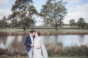 Real Wedding - Romantische Hochzeit auf einem Weingut in Neuseeland - LEVIEN & LENS PHOTOGRAPHY52