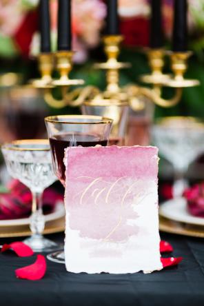 Real Wedding - Eine Vintage Gothic Hochzeit zum 10. Hochzeitstag - Sarah Bradshaw Photography59