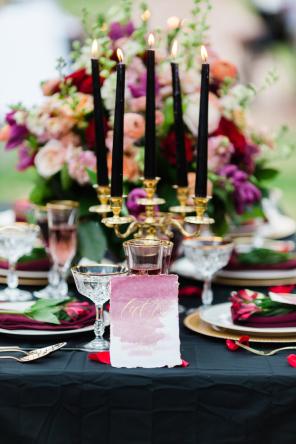 Real Wedding - Eine Vintage Gothic Hochzeit zum 10. Hochzeitstag - Sarah Bradshaw Photography60