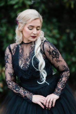 Real Wedding - Eine Vintage Gothic Hochzeit zum 10. Hochzeitstag - Sarah Bradshaw Photography51