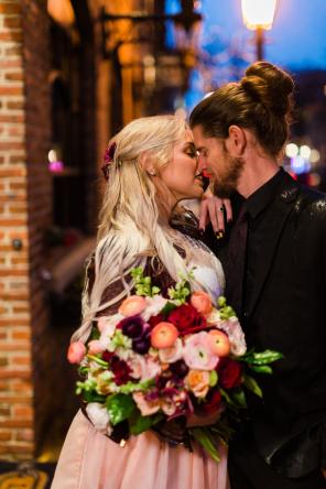 Real Wedding - Eine Vintage Gothic Hochzeit zum 10. Hochzeitstag - Sarah Bradshaw Photography79