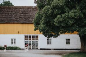 Real Wedding - Romantische Farmhochzeit in Schweden - Loke Roos Photography (10)