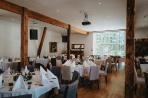 Real Wedding - Romantische Farmhochzeit in Schweden - Loke Roos Photography (89)