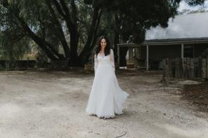 Real Wedding - Amys und Bronson mediterran schicke Hochzeit  - Oli Sansom Weddings   (11)