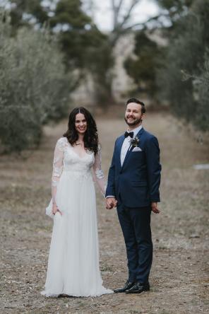 Real Wedding - Amys und Bronson mediterran schicke Hochzeit  - Oli Sansom Weddings   (27)