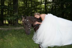 Styled Shoot - Märchenhafte Hochzeitsinspiration mit Pferd - Love Is All You Need Photography(31)