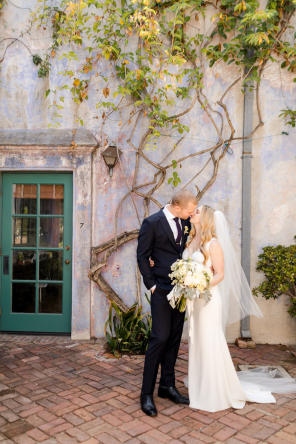 Real Wedding = Sommerliche BBQ-Hochzeit im Innenhof = 14KaitieBrainerdPhotography