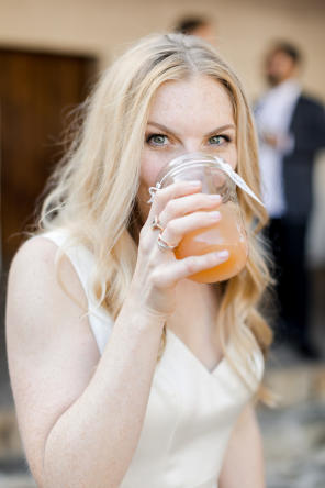 Real Wedding = Sommerliche BBQ-Hochzeit im Innenhof = 37KaitieBrainerdPhotography