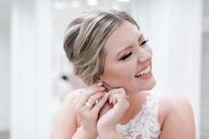 Real Wedding - Minimalistische Hochzeit in Rosa - Mychelle LeVan Photography15