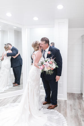 Real Wedding - Minimalistische Hochzeit in Rosa - Mychelle LeVan Photography27