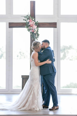 Real Wedding - Minimalistische Hochzeit in Rosa - Mychelle LeVan Photography54