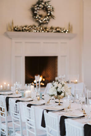 Real Wedding - Hochzeit im Winter mit Schnee und Hunden - Larson Photo Co 43