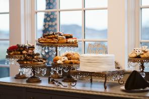 Real Wedding - Hochzeit im Winter mit Schnee und Hunden - Larson Photo Co 45