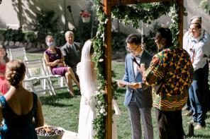 Real Wedding = DIY-Hochzeit in der Pandemie zu Hause = 25Lauren Baker Photography