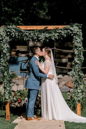 Real Wedding = DIY-Hochzeit in der Pandemie zu Hause = 27Lauren Baker Photography