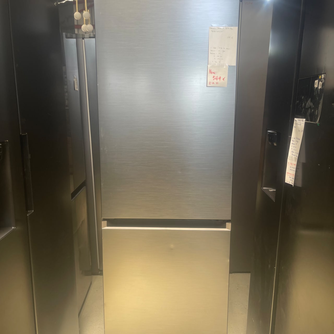 Samsung series 8 fridge and freezer RB38C602CS9