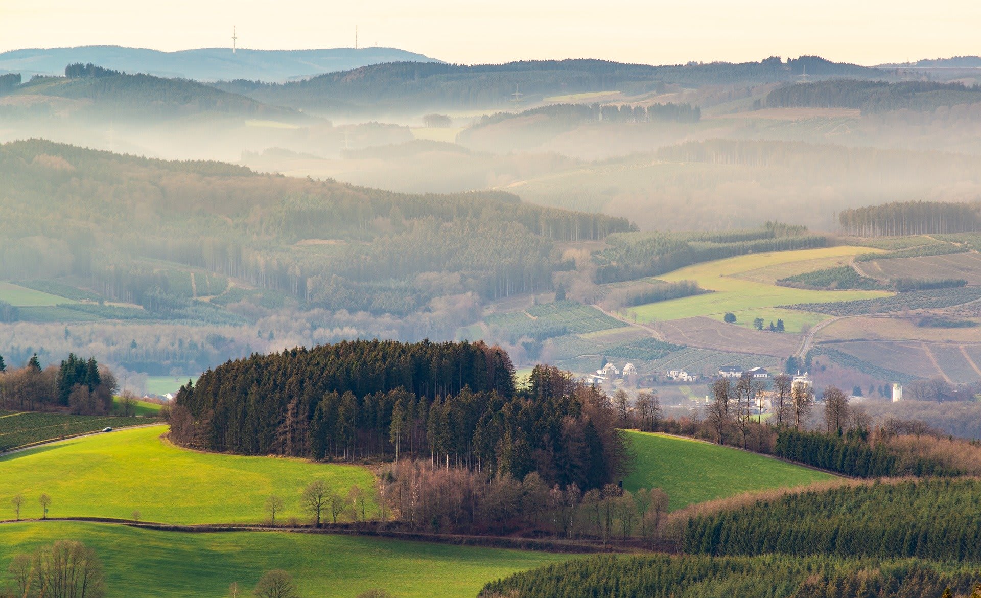 Touristen aus Corona-Hotspots werden im Sauerland nicht abgewiesen – Hotels in Bayern, Niedersachsen, Mecklenburg-Vorpommern und Österreich müssen Herkunft der Gäste erfragen