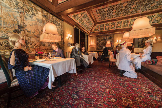 Puppen als Tischnachbarn - The Inn at Little Washington