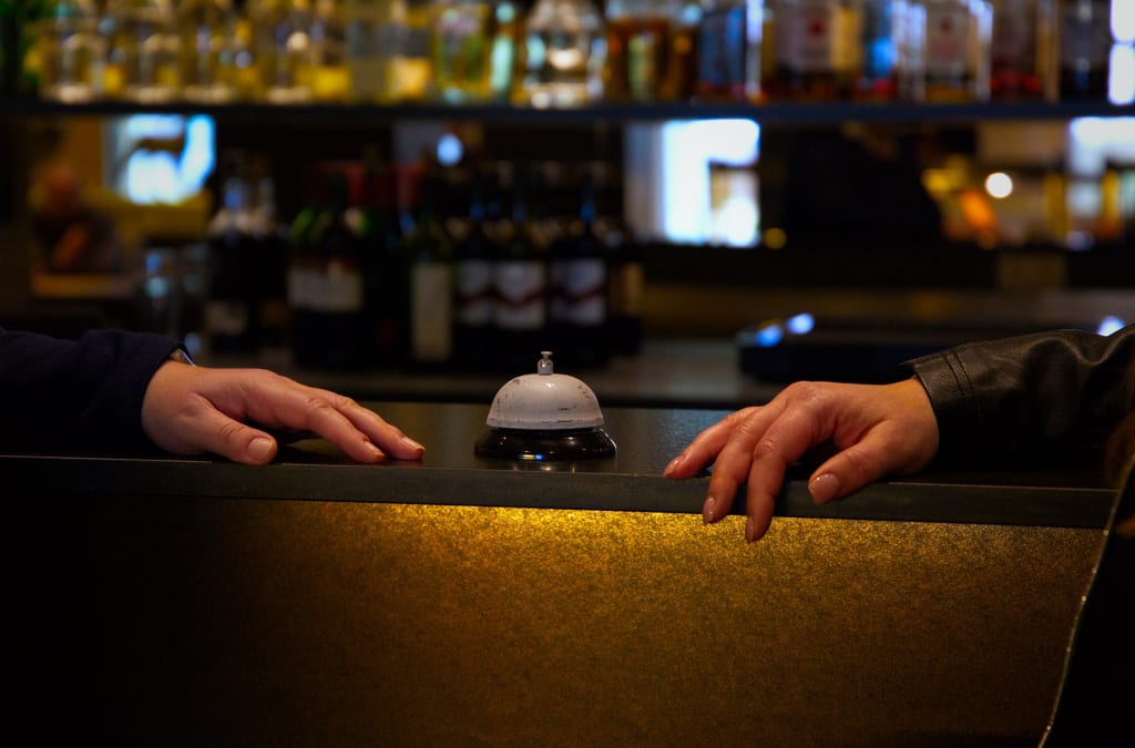hotel-bar