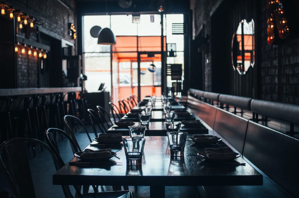 Leeres Restaurant (Foto: Andrew Seaman)