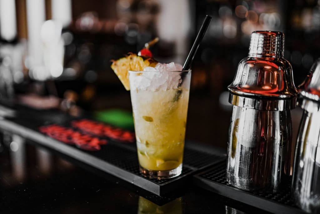Pfirsich und Zitrone verleihen dem Getränk eine fruchtige Schärfe - und Ginger Beer eine leichte Wärme. Zu verkosten - im Hotel & Spa Linsberg Asia - in der Pianobar.