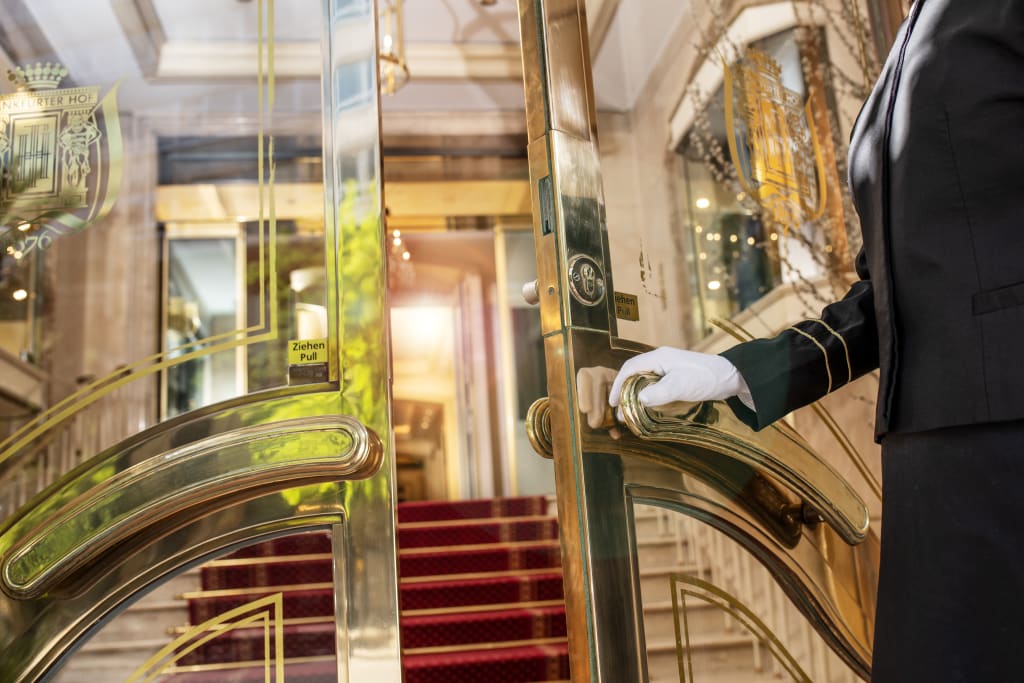 Umsetzung und Einhaltung der Hygienestandards und Sicherheitsabstände haben mit der Wiedereröffnung oberste Priorität (Foto Steigenberger Hotels)