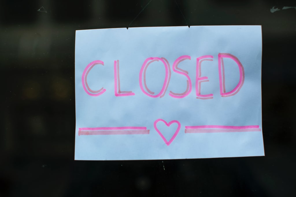 closed-markus-spiske
