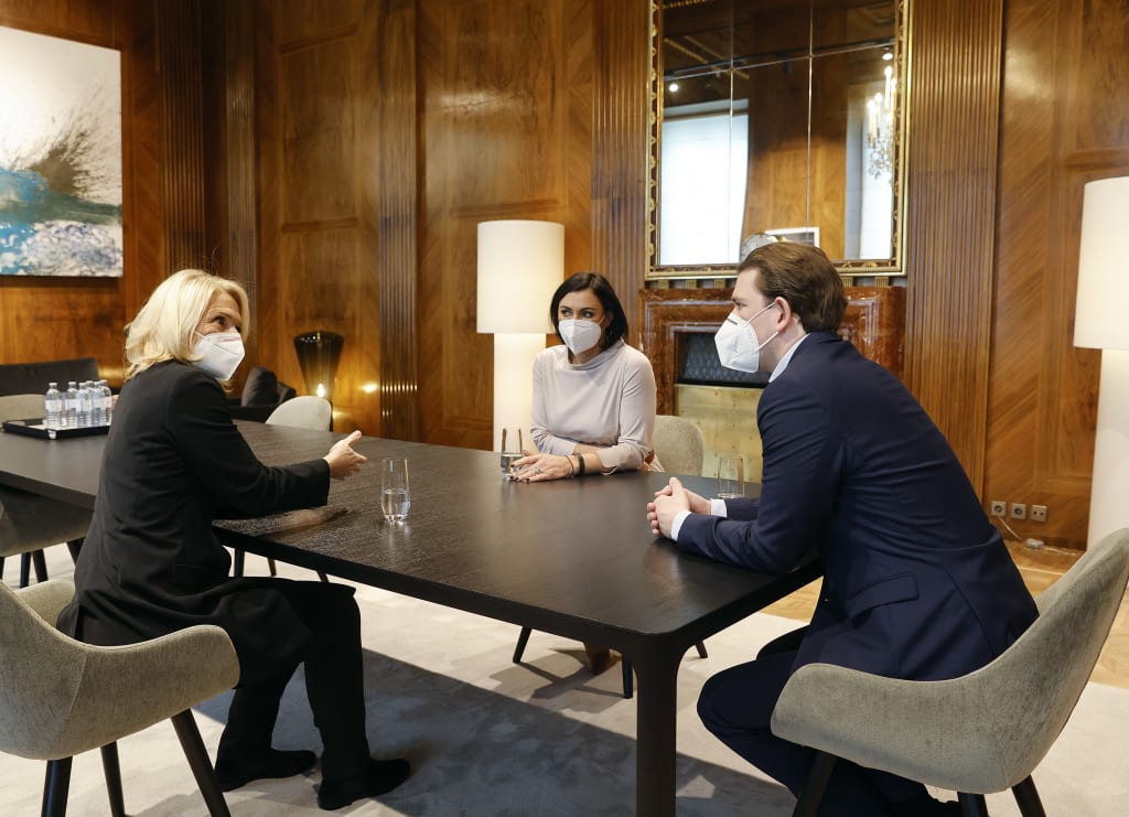 Chefsache Tourismus-Hilfen: Bundeskanzler Sebastian Kurz und Tourismusminister Elli Köstinger verhandeln mit ÖHV-Präsidentin Michaela Reitterer