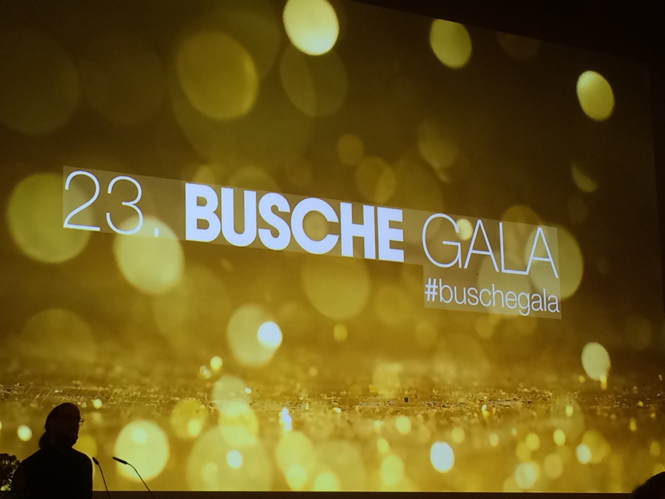 Gänsehaut bei der #BuscheGala: Standing Ovations für Eugen Block und im nächsten Moment wieder pure Existenzangst vor dem nächsten Social Lockdown