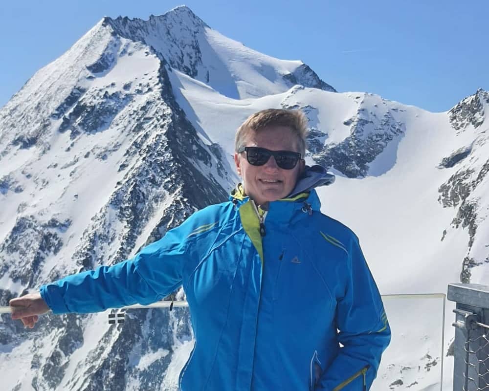 Zoe - Ski Specialist, Ski Beat UK